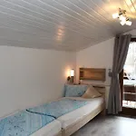 Stöckl 4*